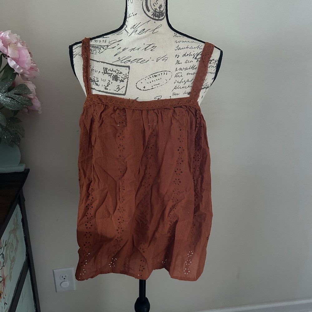 Cozy Casual Rust Cinnamon Eyelet Tank Top Size Large